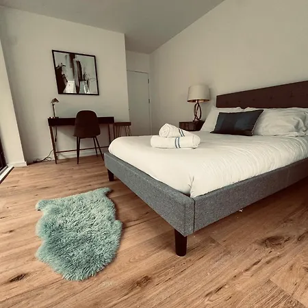 Brand New Spacious 3 Bed City Apartment With Terrace In Shoreditch